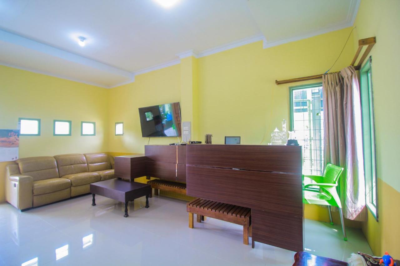 Oyo 1596 Taman Homestay Syariah Dumai Eksteriør billede